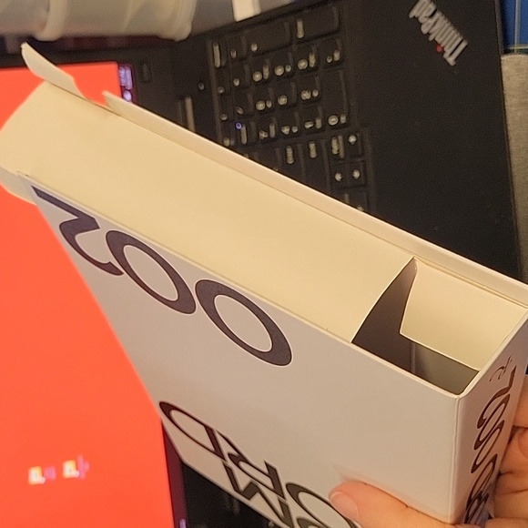 Tom Ford 002 White Black Book Box Sleeve 10.5 x 8 x 1.5 - Picture 6 of 6